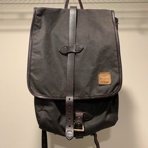 Filson Tin Cloth Backpack. Black.